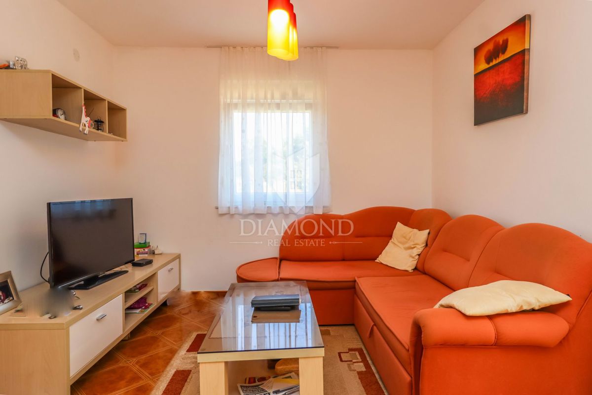 Umago, dintorni, casa indipendente in una posizione tranquilla!