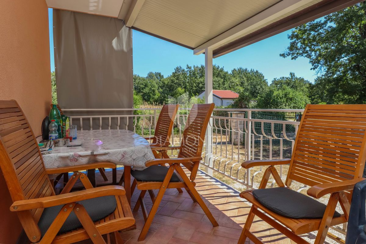 Umago, dintorni, casa indipendente in una posizione tranquilla!