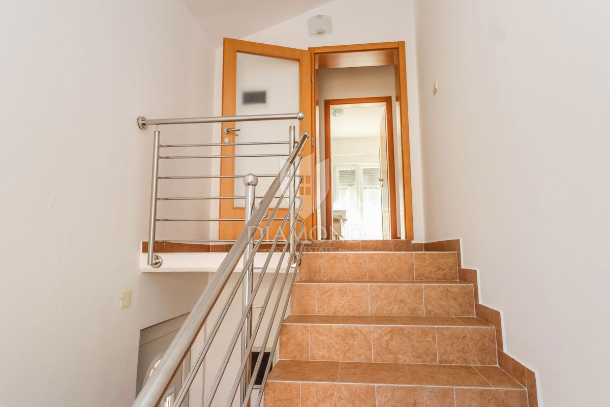 Umago, dintorni, casa indipendente in una posizione tranquilla!