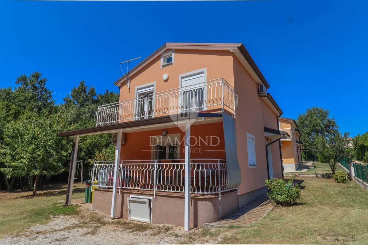 Umago, dintorni, casa indipendente in una posizione tranquilla!