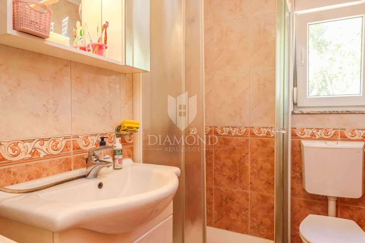 Umago, dintorni, casa indipendente in una posizione tranquilla!