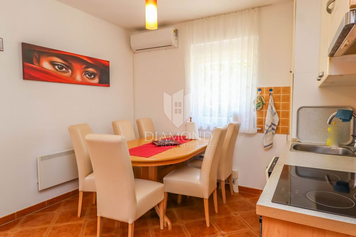 Umago, dintorni, casa indipendente in una posizione tranquilla!