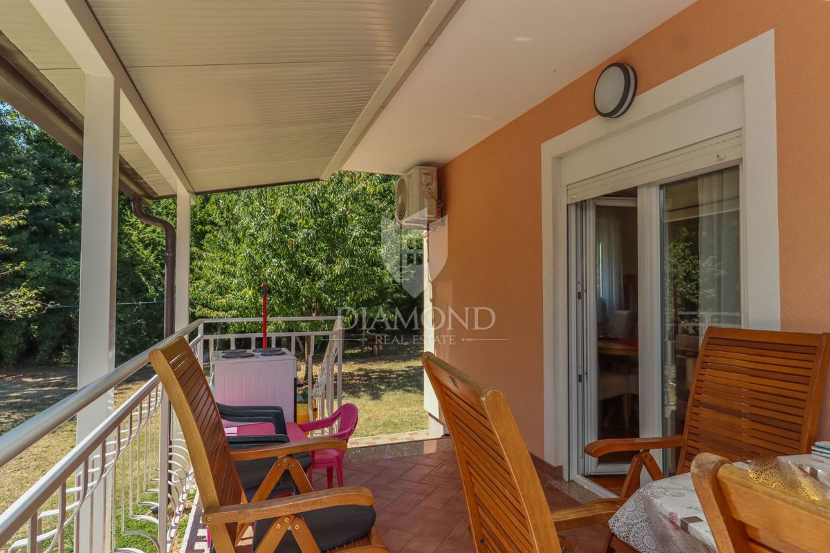 Umago, dintorni, casa indipendente in una posizione tranquilla!