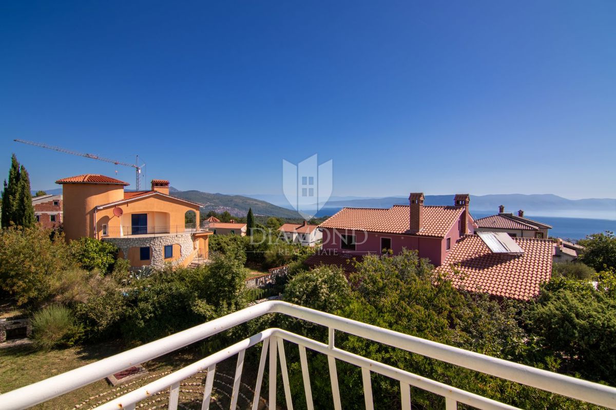 Rabac, Labin, ottimo appartamento con splendida vista mare
