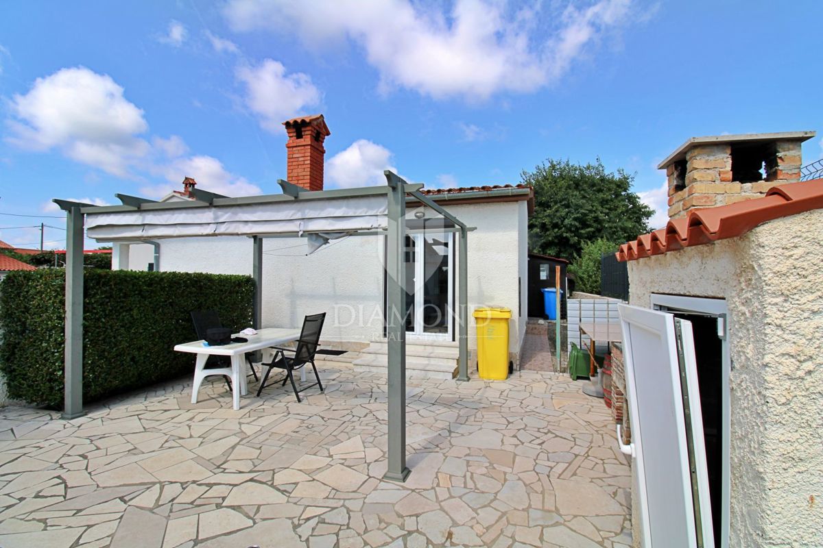 Barban, dintorni, casa con dependance e piscina