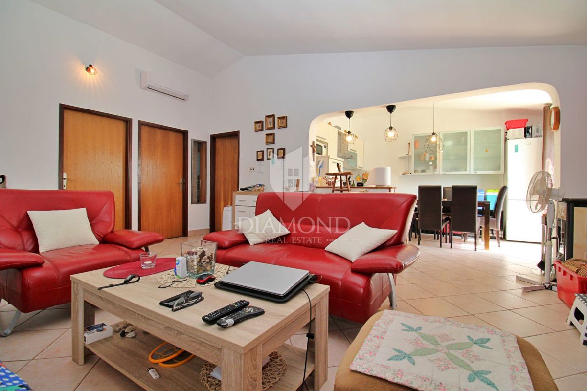 Barban, dintorni, casa con dependance e piscina