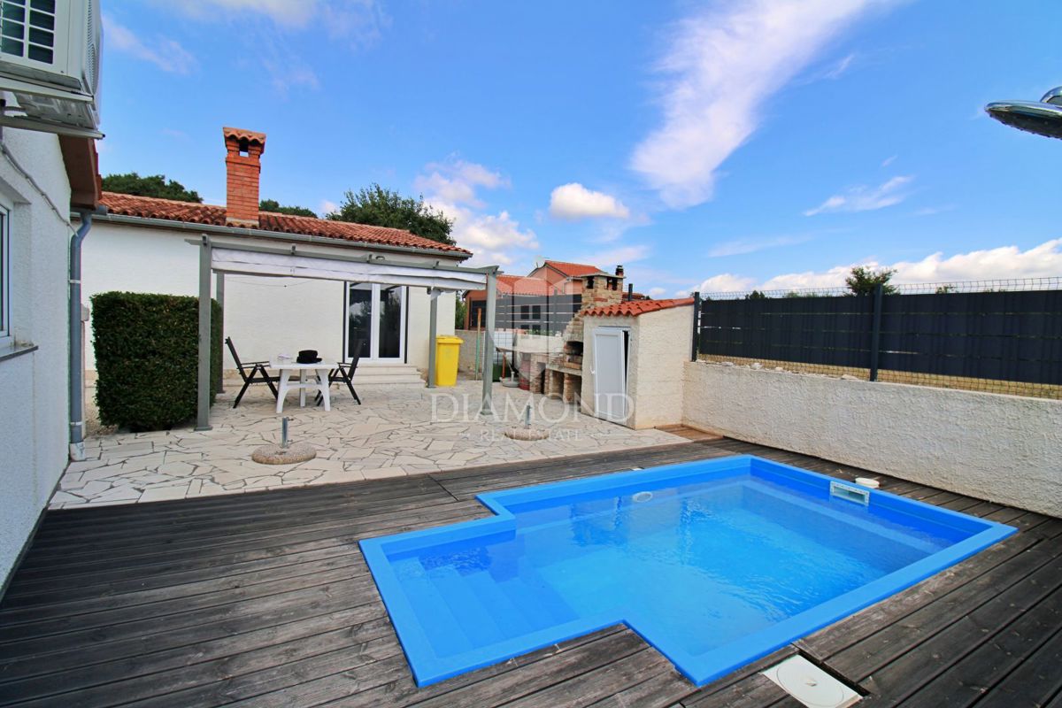 Barban, dintorni, casa con dependance e piscina