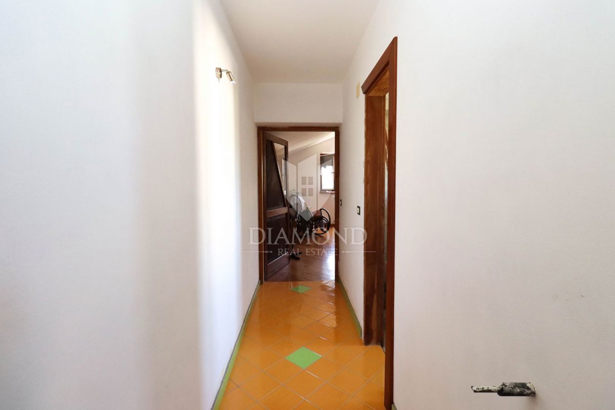 OCCASIONE! Pomer - casa indipendente a 150 m dal mare! 