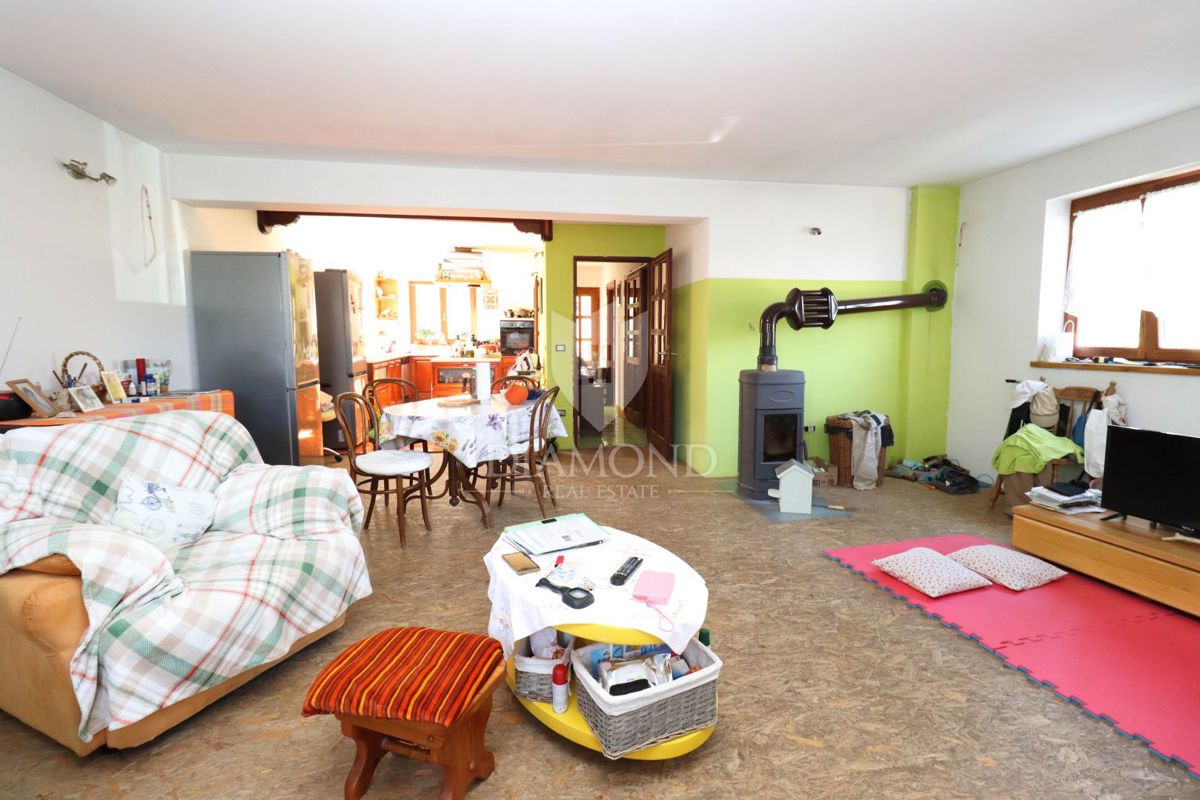 OCCASIONE! Pomer - casa indipendente a 150 m dal mare! 