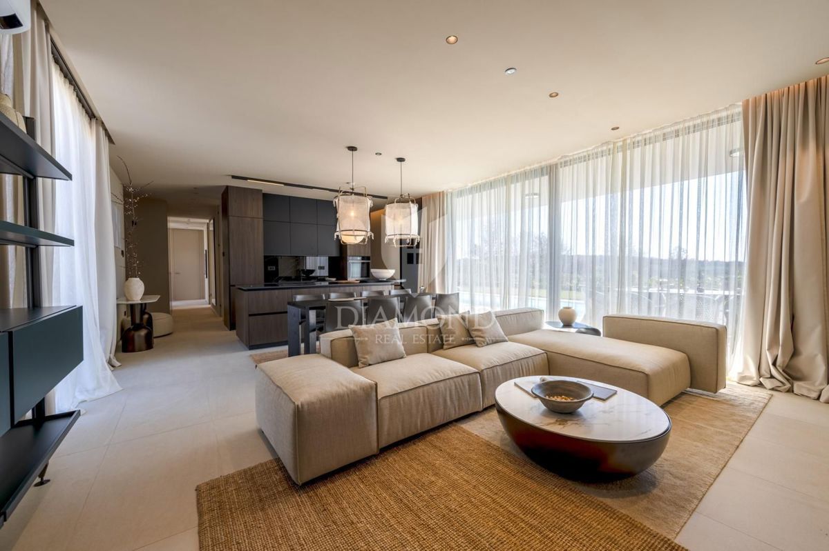 Parenzo, esclusiva villa smart home con piscina