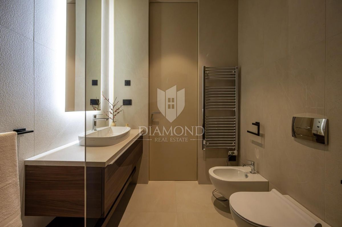 Parenzo, esclusiva villa smart home con piscina