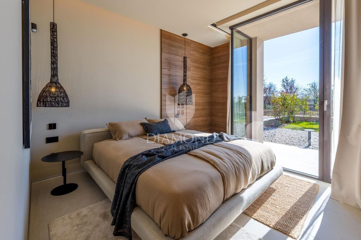 Parenzo, esclusiva villa smart home con piscina