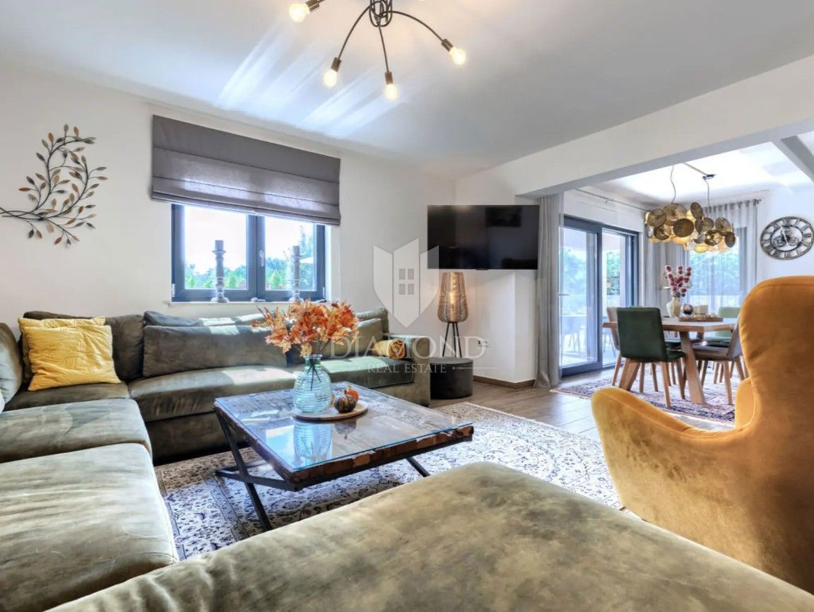 LLabin – Moderna Villa Vacanze in Zona Tranquilla