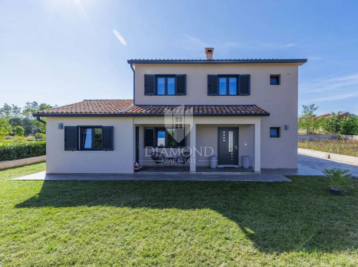 LLabin – Moderna Villa Vacanze in Zona Tranquilla