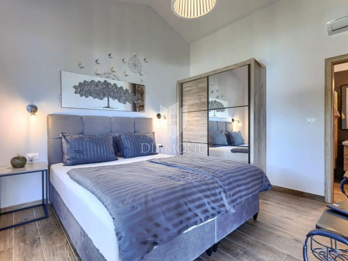 LLabin – Moderna Villa Vacanze in Zona Tranquilla