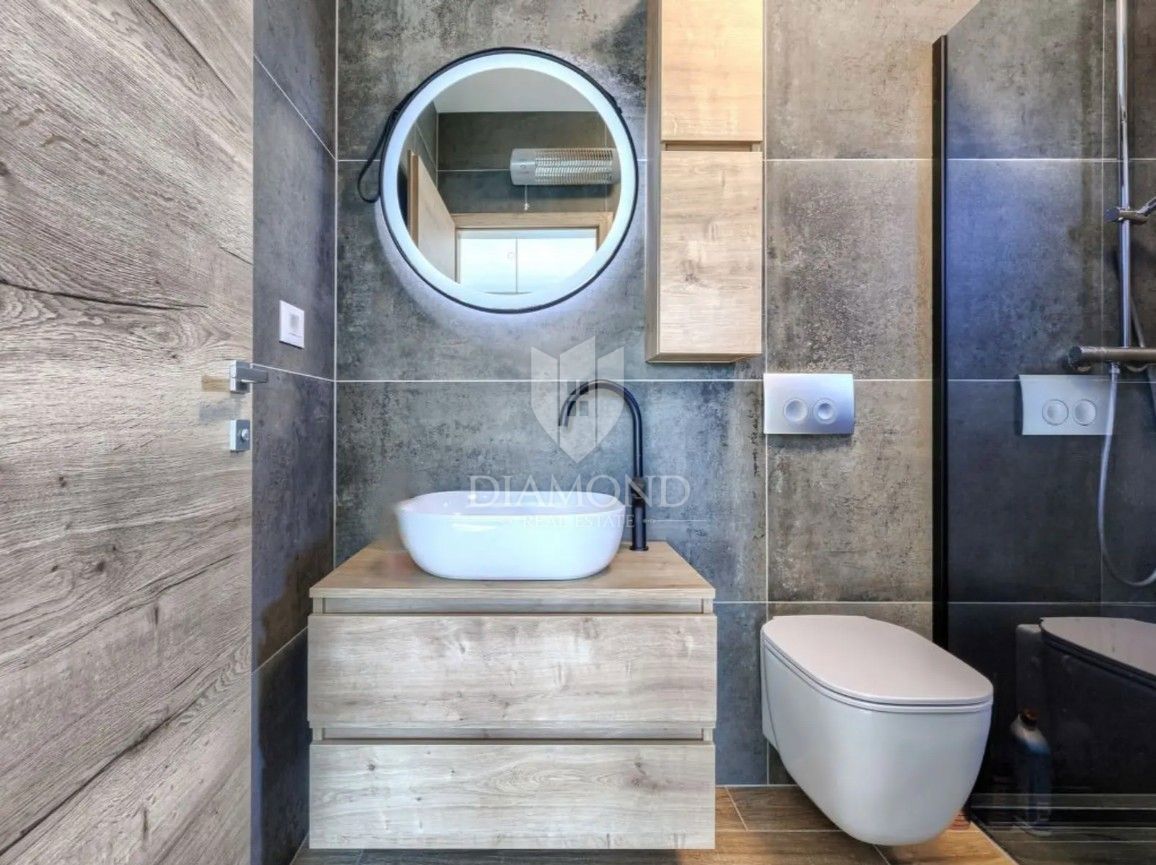 LLabin – Moderna Villa Vacanze in Zona Tranquilla