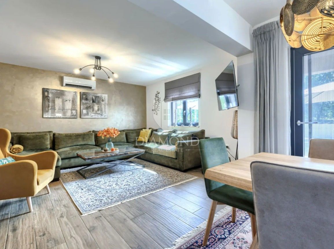 LLabin – Moderna Villa Vacanze in Zona Tranquilla