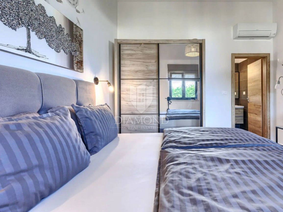 LLabin – Moderna Villa Vacanze in Zona Tranquilla