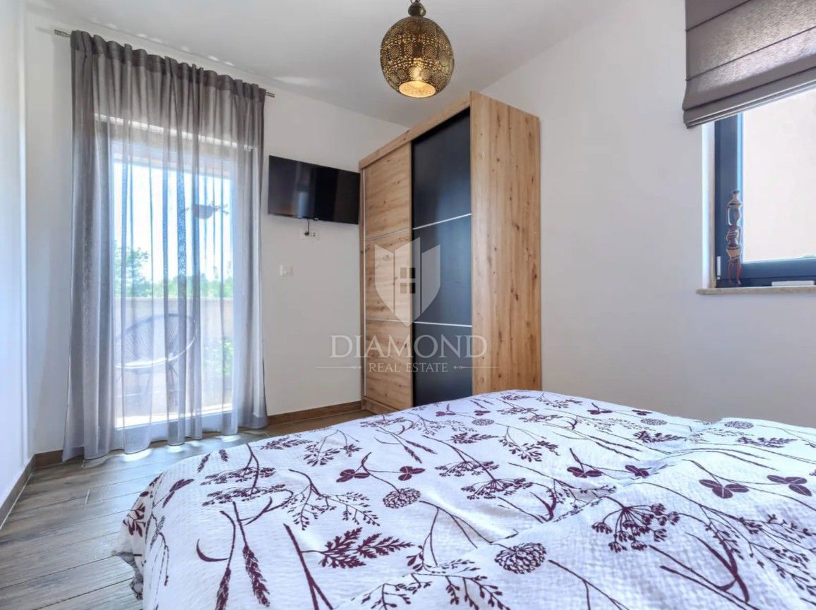 LLabin – Moderna Villa Vacanze in Zona Tranquilla