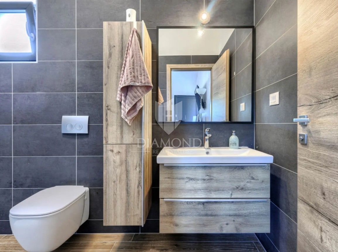 LLabin – Moderna Villa Vacanze in Zona Tranquilla