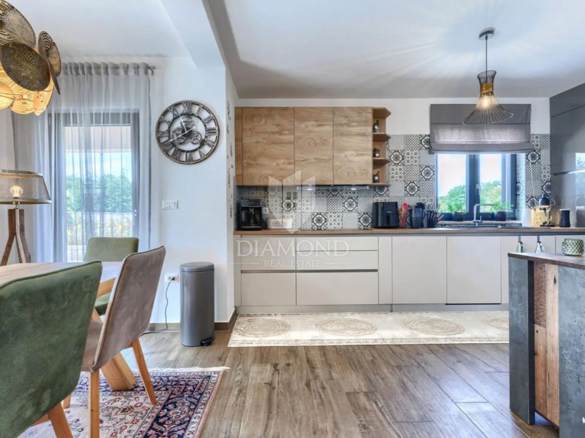 LLabin – Moderna Villa Vacanze in Zona Tranquilla