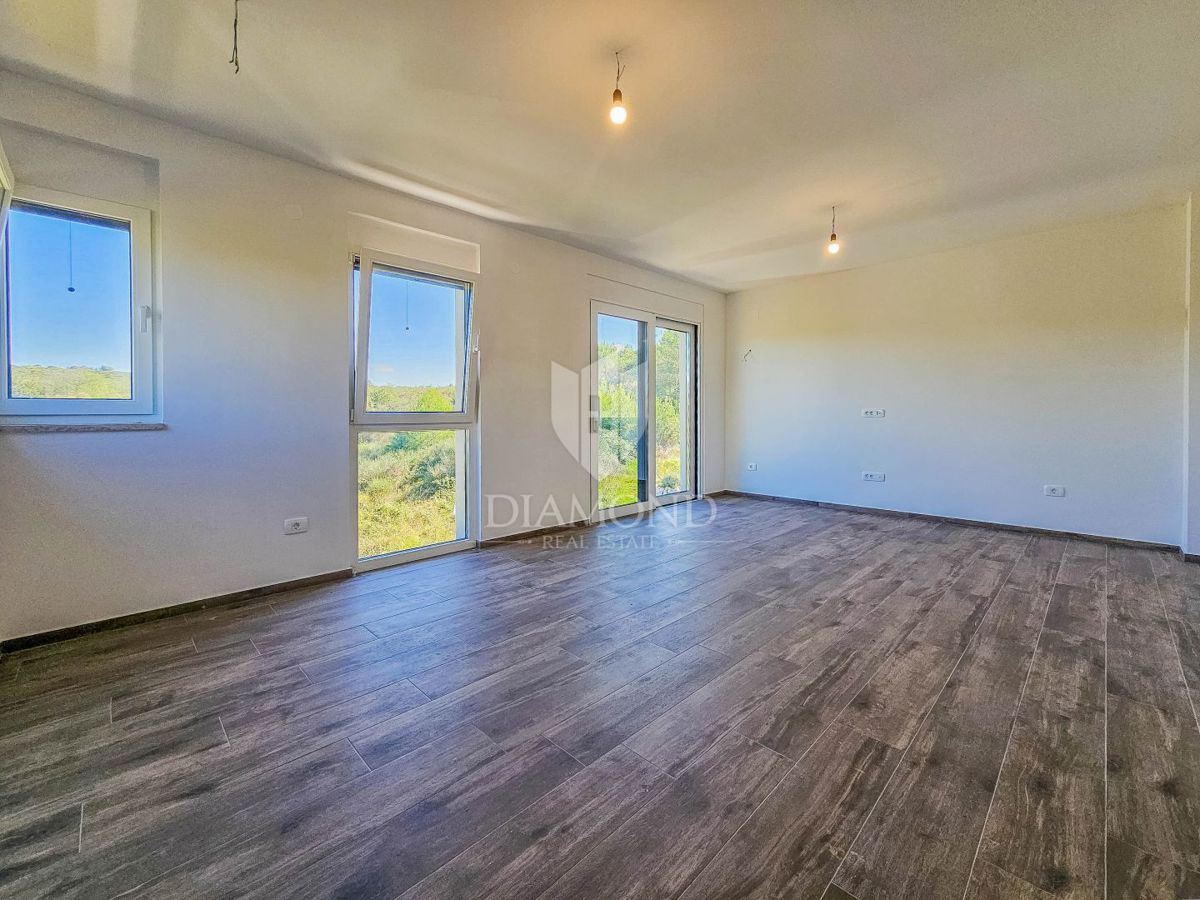 Umago, appartamento con terrazza sul tetto a 250 m dal mare!