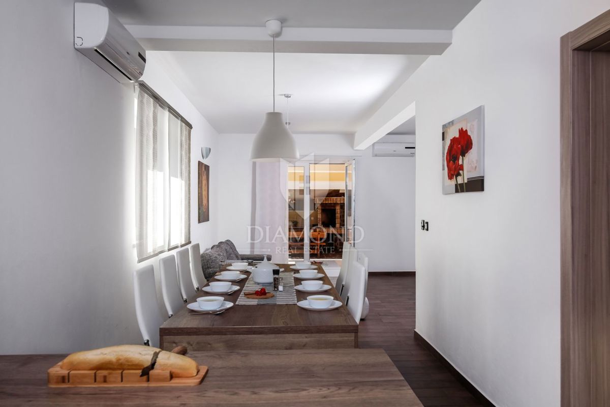 Casa con piscina, zona di Labin