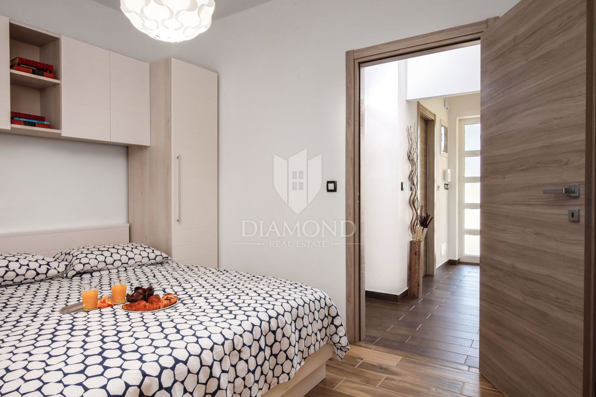 Casa con piscina, zona di Labin