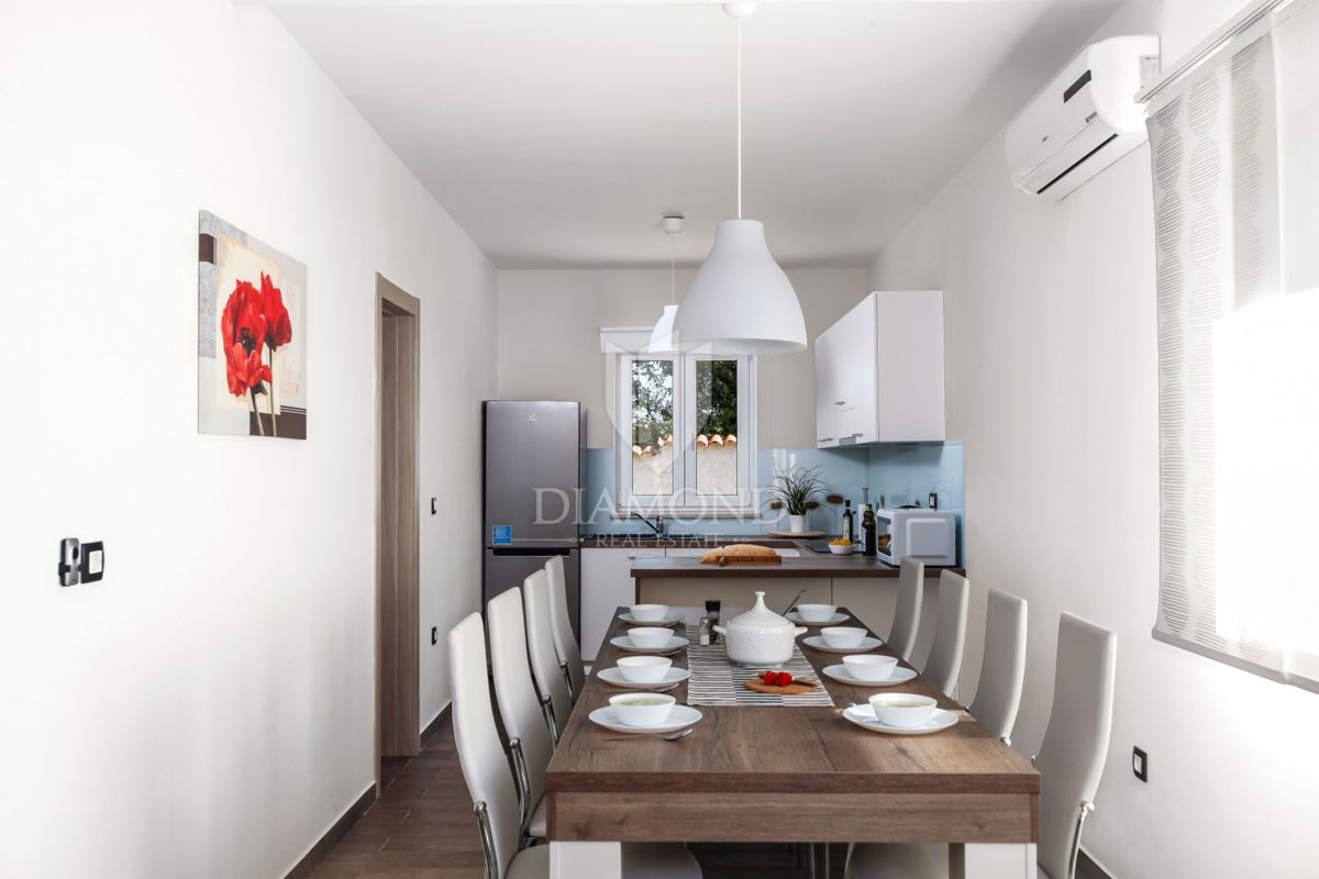 Casa con piscina, zona di Labin