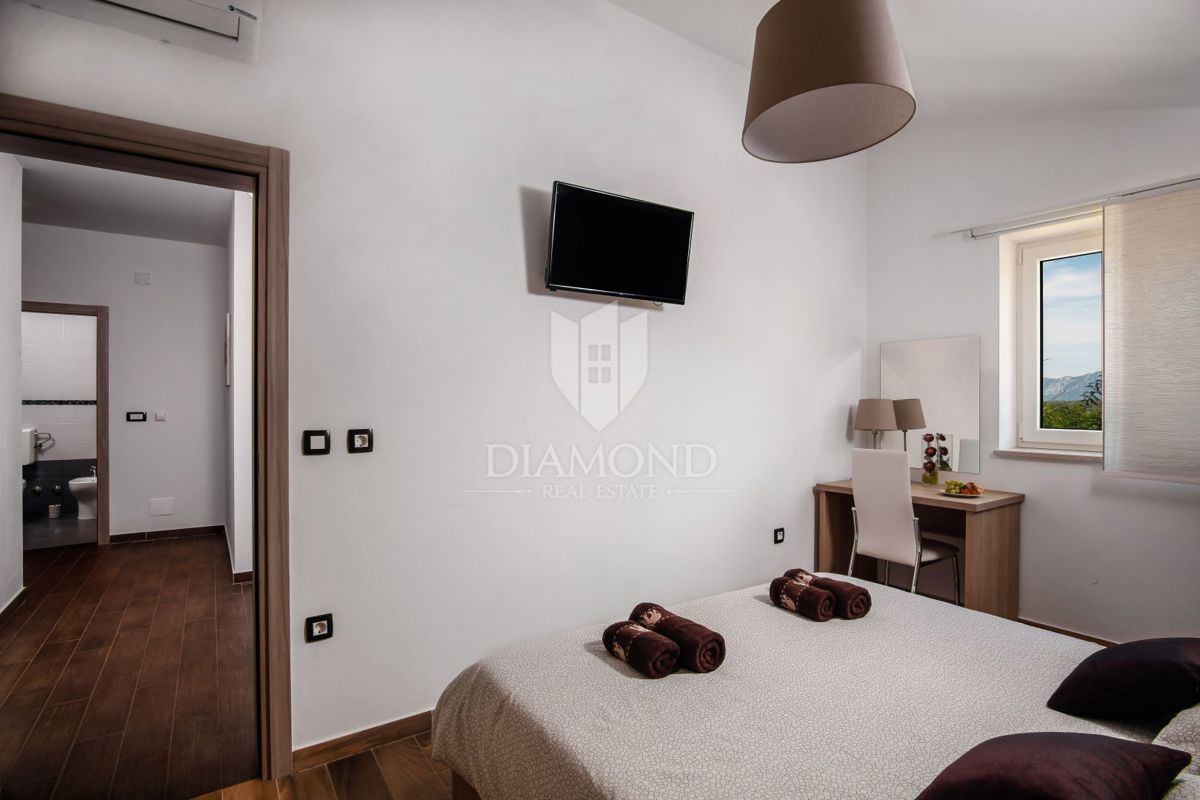 Casa con piscina, zona di Labin