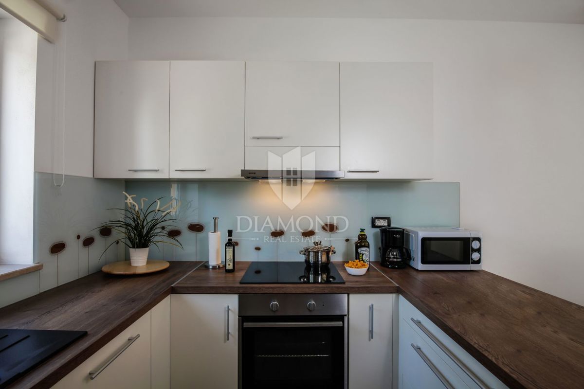 Casa con piscina, zona di Labin