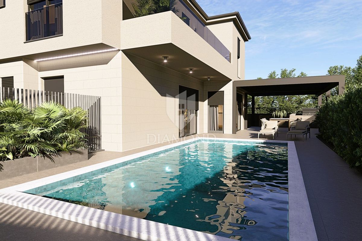 KRK, TERRA DI MALINSKA CON PROGETTO