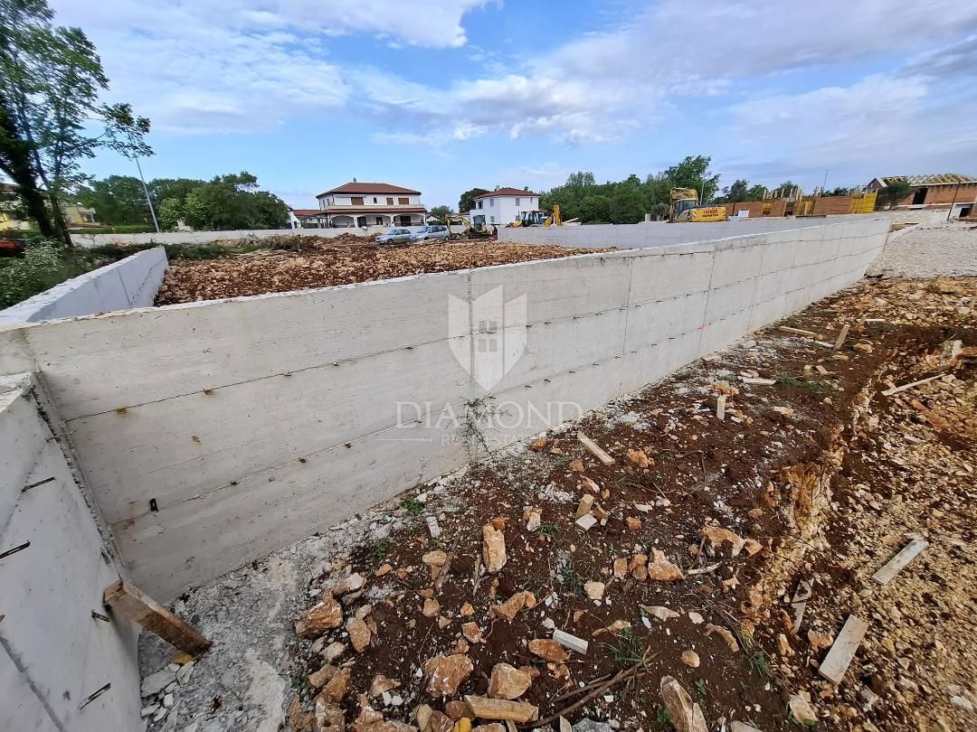 KRK, TERRA DI MALINSKA CON PROGETTO