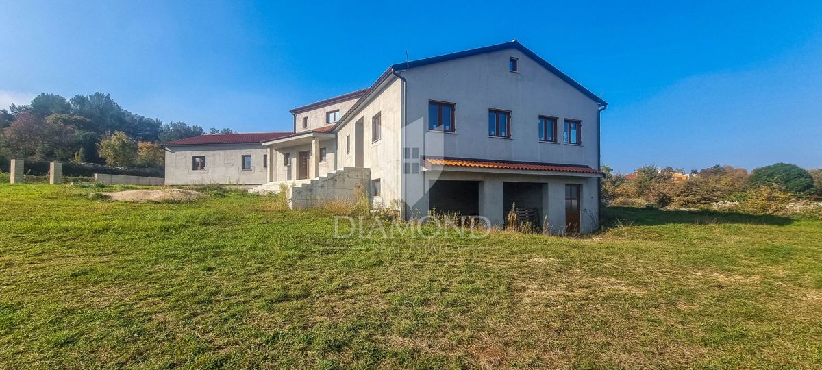 Rovigno, imponente villa in una posizione perfetta