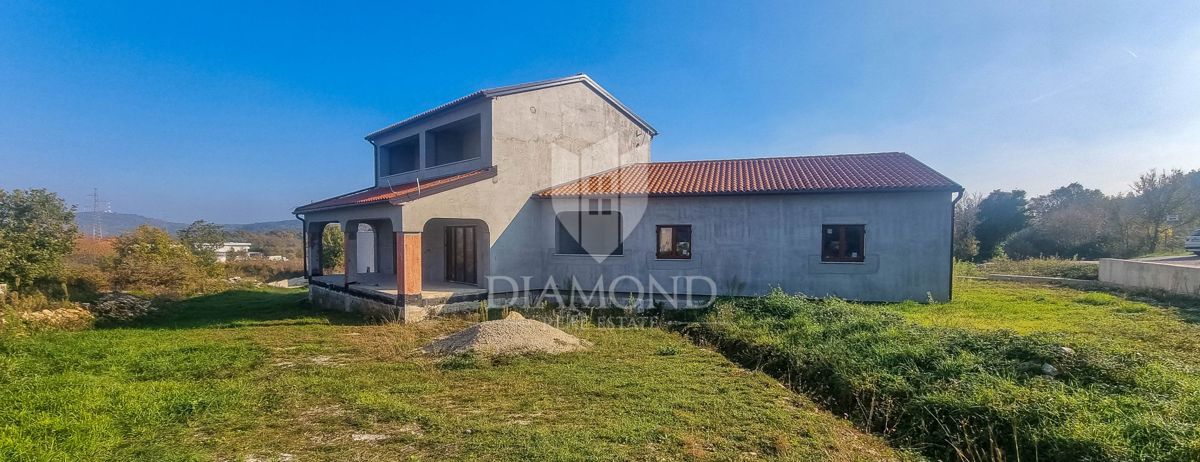 Rovigno, imponente villa in una posizione perfetta