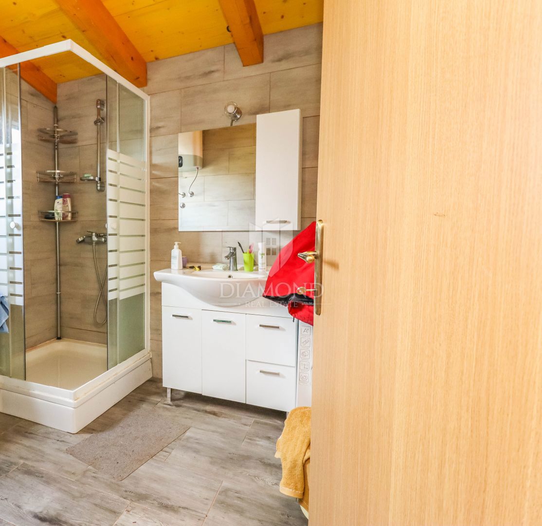 Nuova casetta vacanze 42 m², giardino 360 m² – quiete, natura e mare a portata di mano