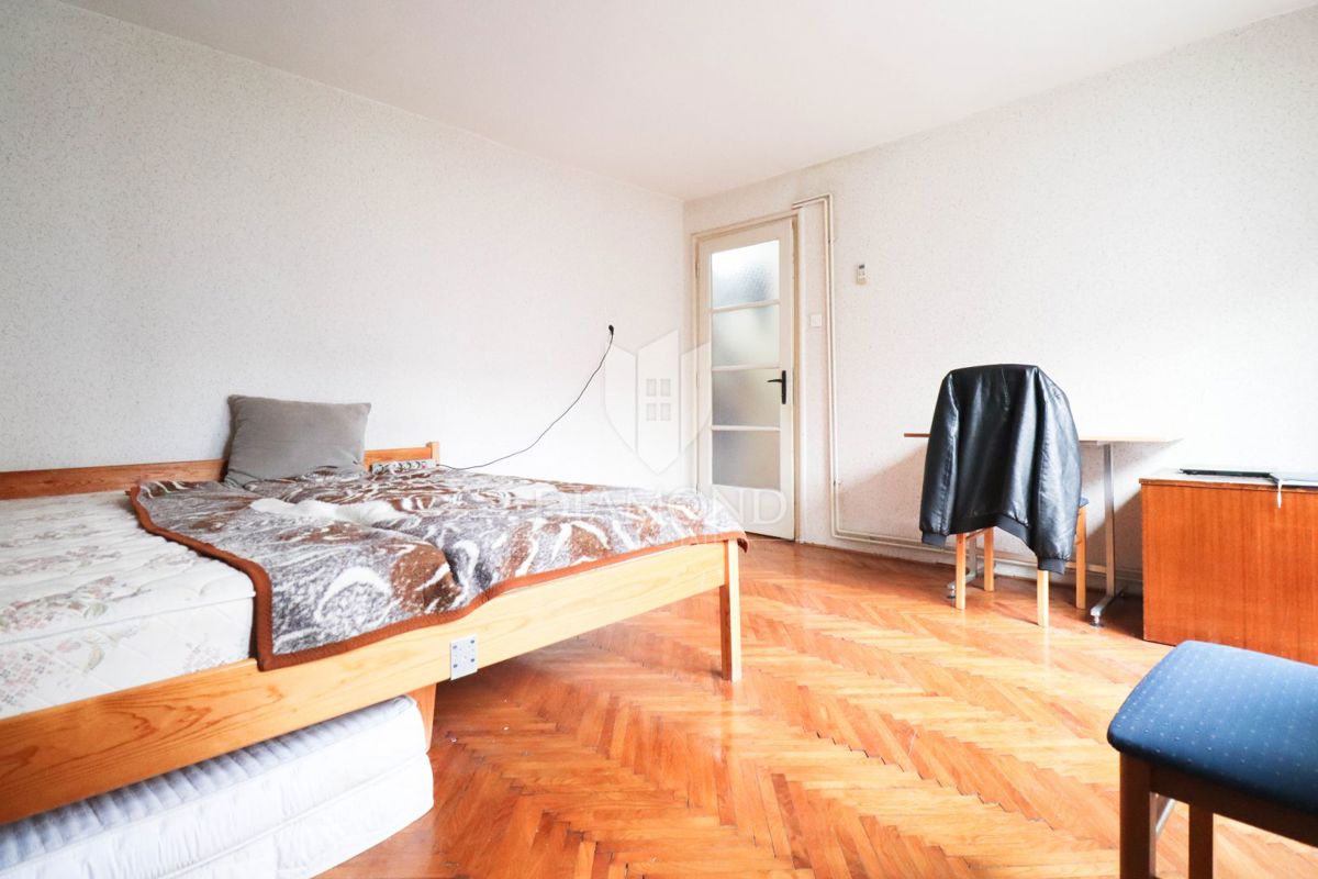 Zagabria, Trešnjevka Nord! Appartamento con tre camere da letto e due garage!