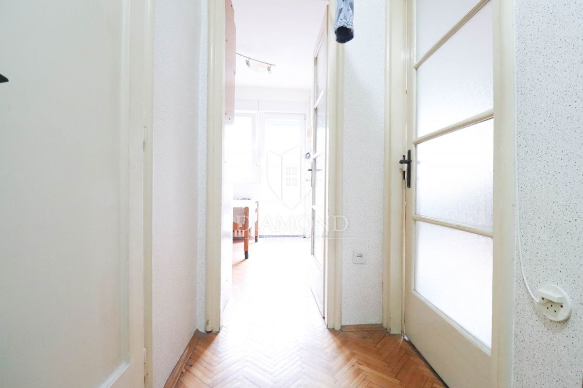 Zagabria, Trešnjevka Nord! Appartamento con tre camere da letto e due garage!