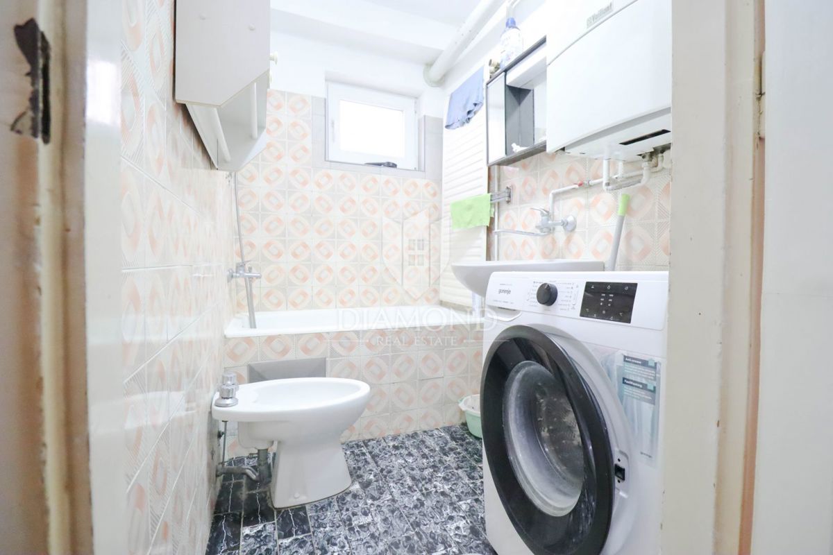 Zagabria, Trešnjevka Nord! Appartamento con tre camere da letto e due garage!