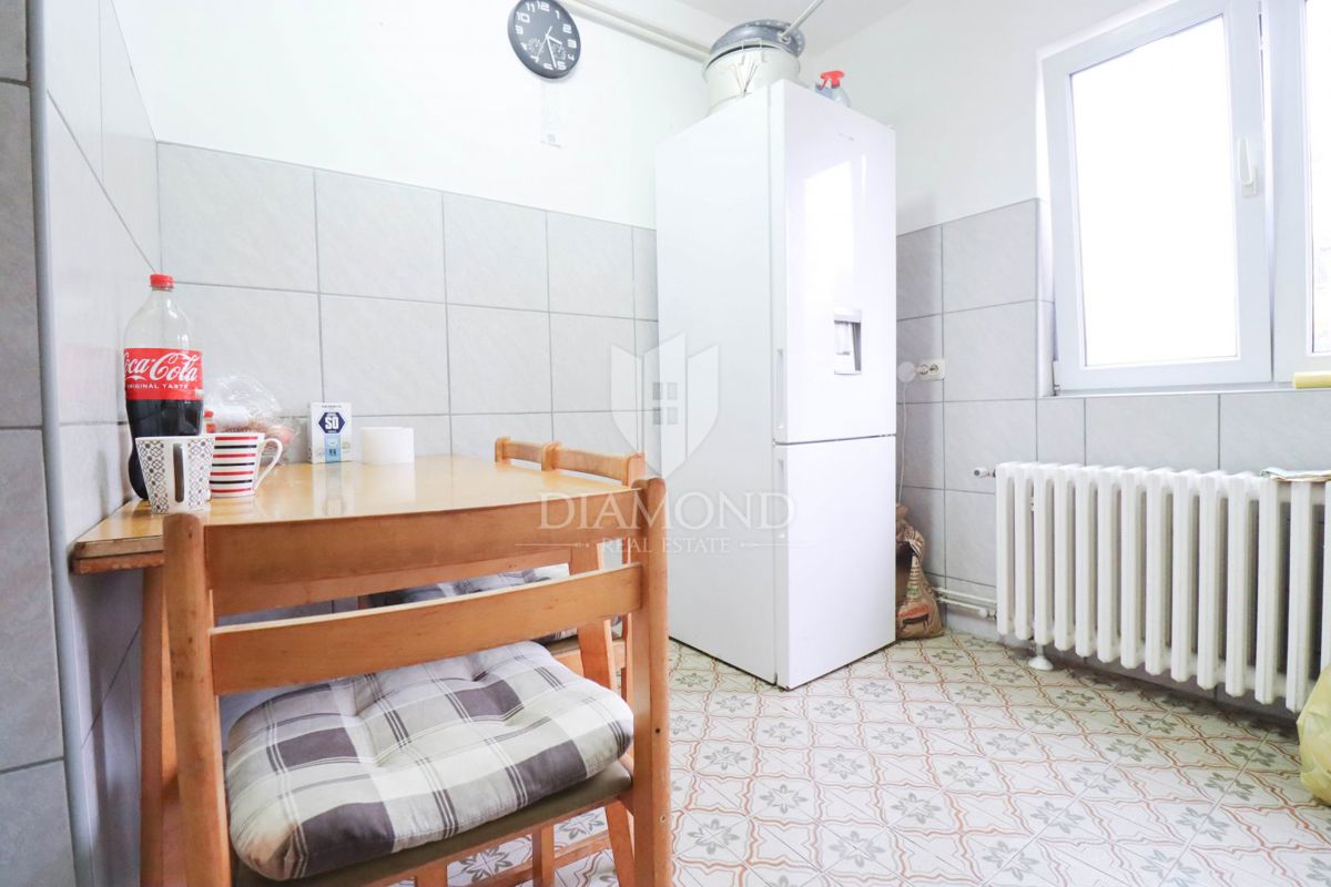 Zagabria, Trešnjevka Nord! Appartamento con tre camere da letto e due garage!