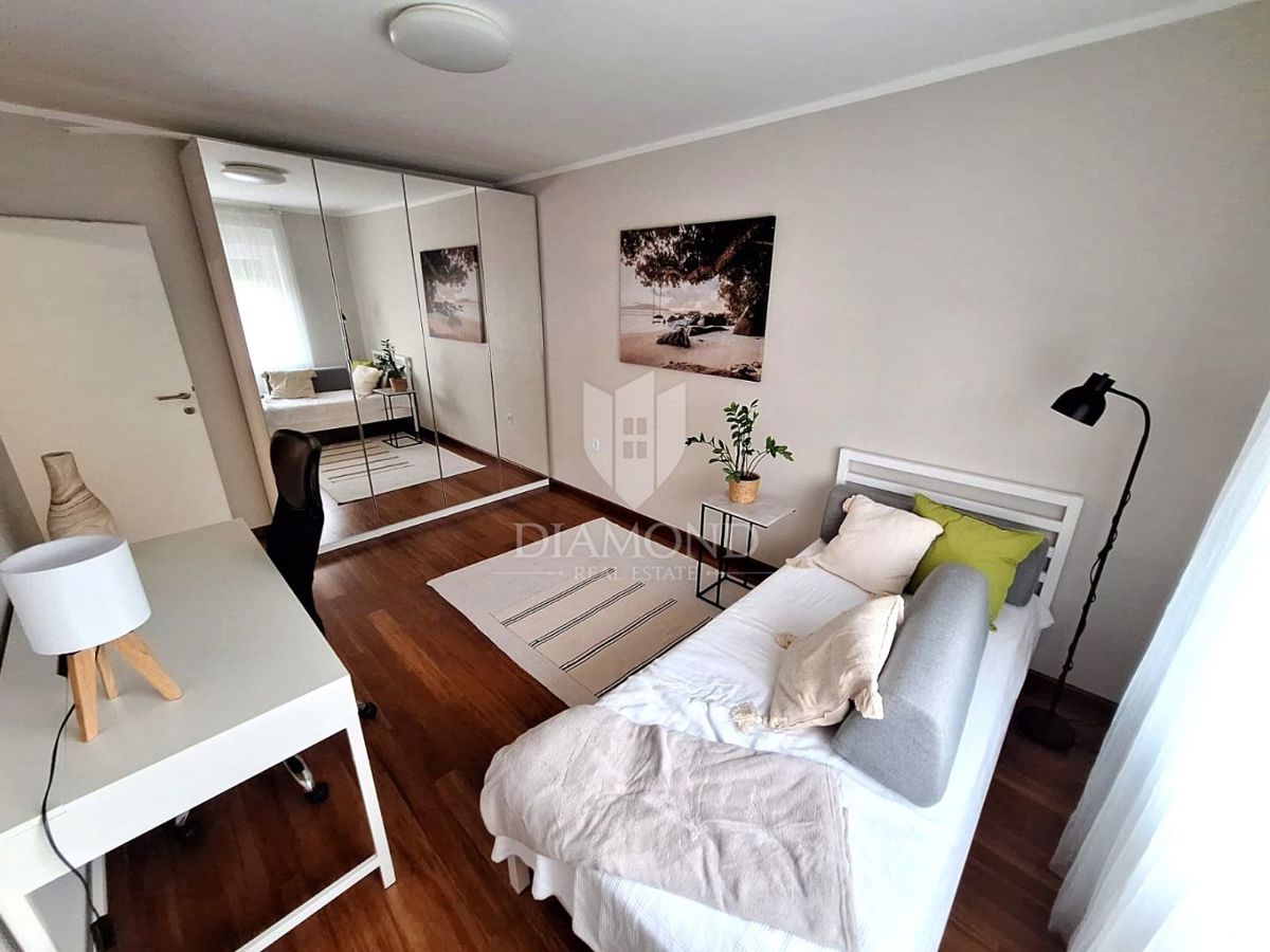 RIJEKA, DONJA VEŽICA- Appartamento con due camere da letto al 1° piano, ottima posizione