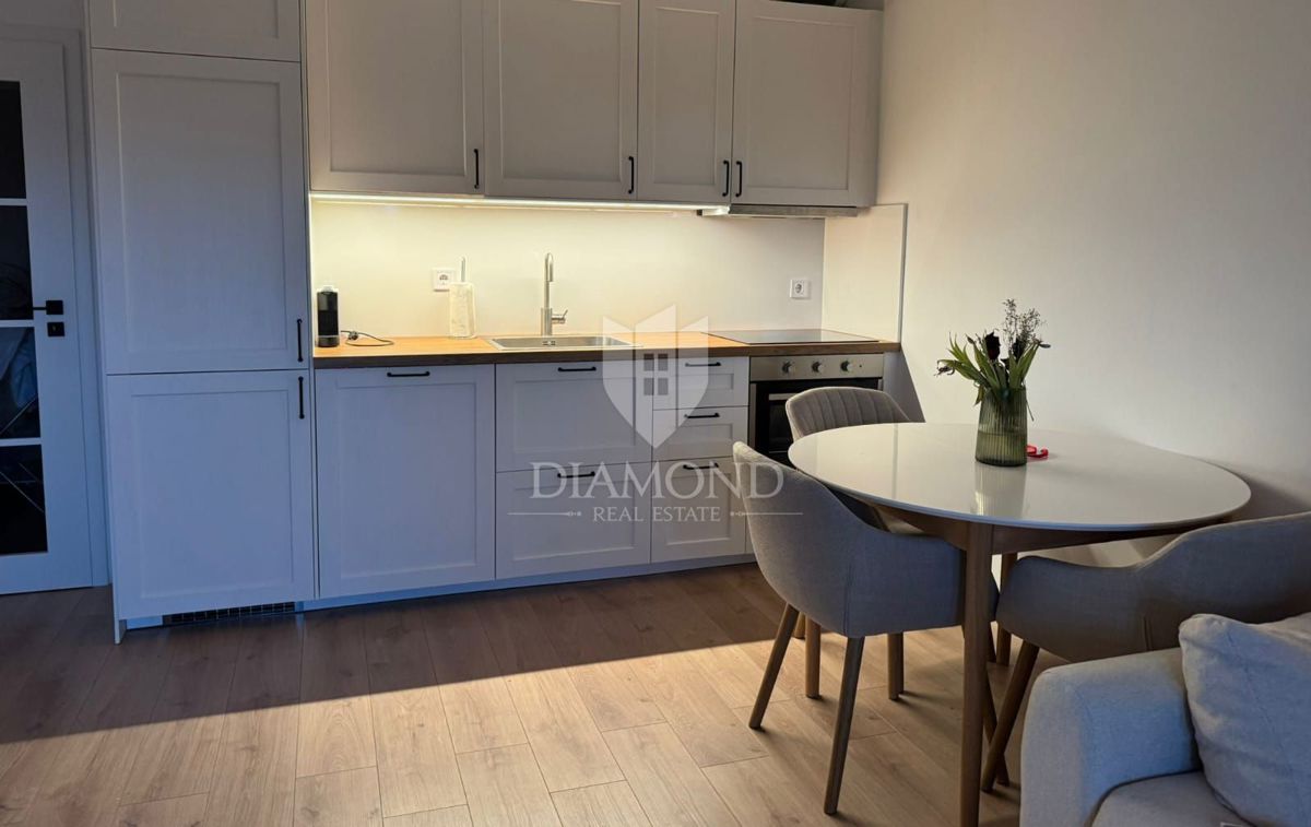 Bellissimo appartamento con balcone vicino a Pola!