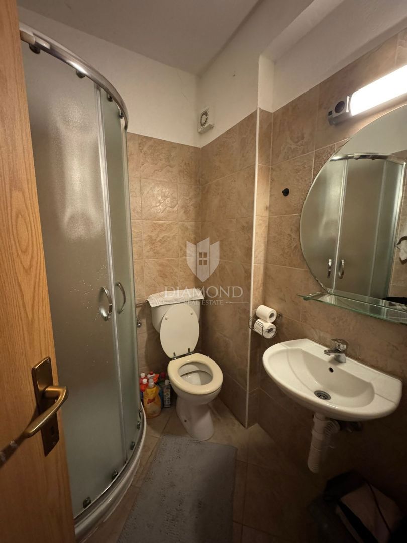 Bellissimo appartamento con balcone vicino a Pola!