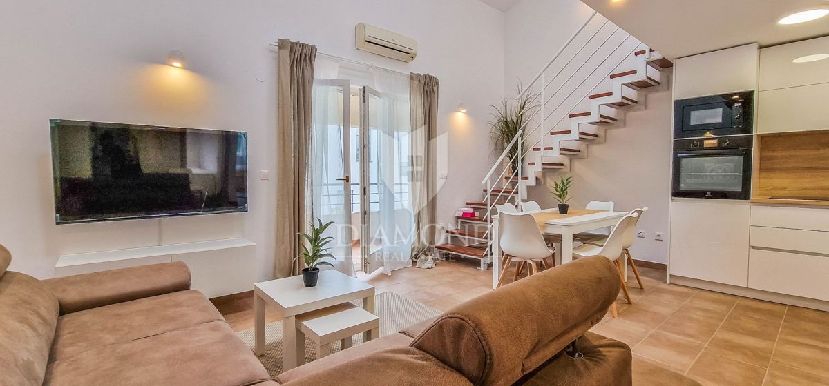 Umago, dintorni, appartamento 72 m2 con tre camere da letto, a 500 m dal mare