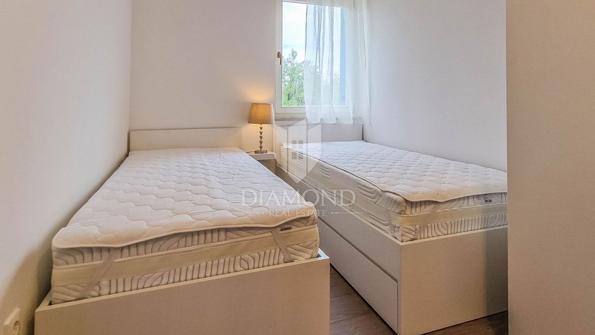 Umago, dintorni, appartamento 72 m2 con tre camere da letto, a 500 m dal mare