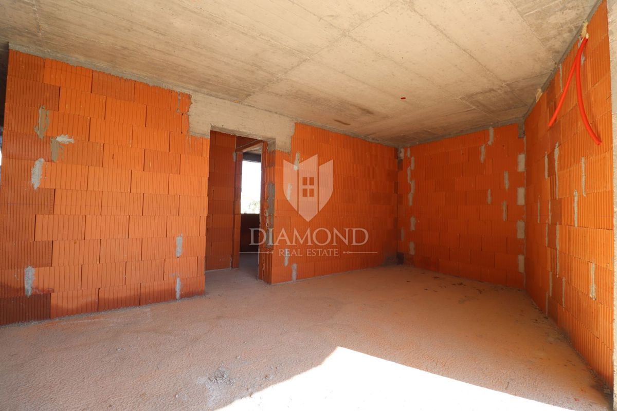 Medolino, dintorni, appartamento al primo piano