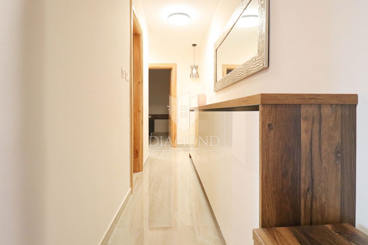 Zagabria, Sesvete! Appartamento con tre camere da letto completamente ristrutturato!