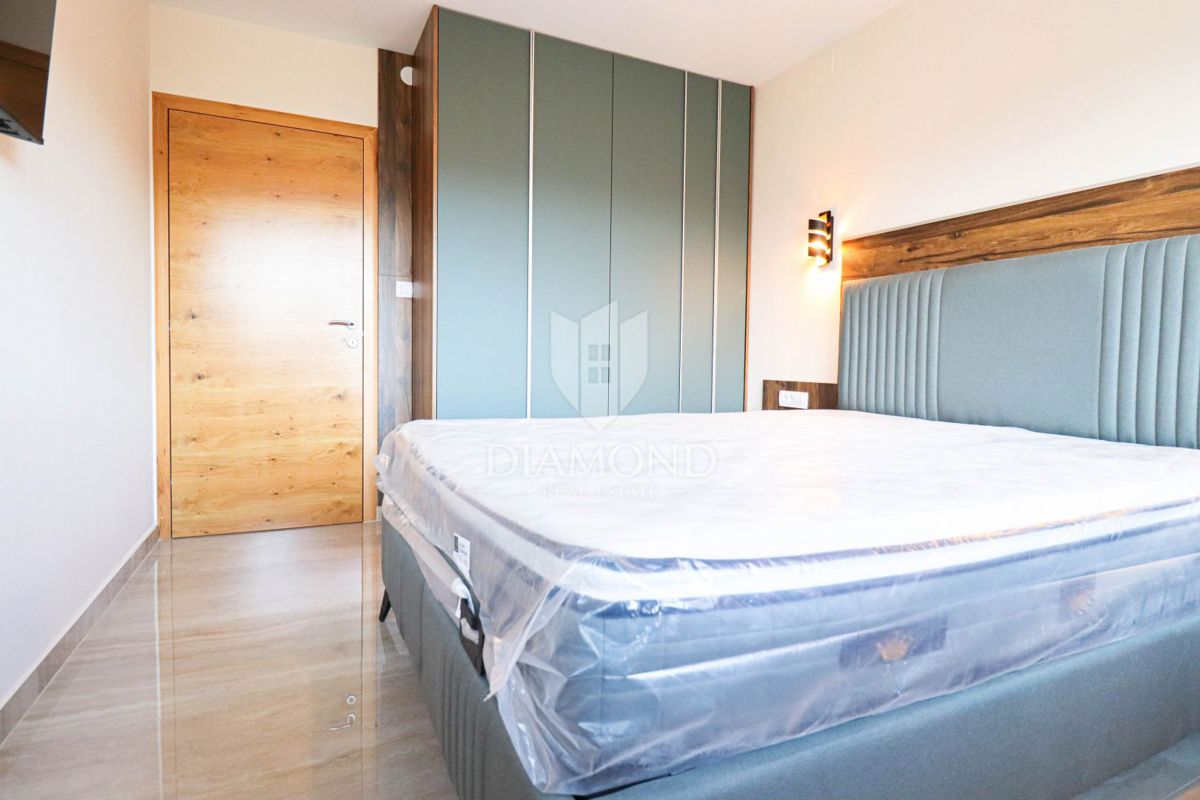 Zagabria, Sesvete! Appartamento con tre camere da letto completamente ristrutturato!