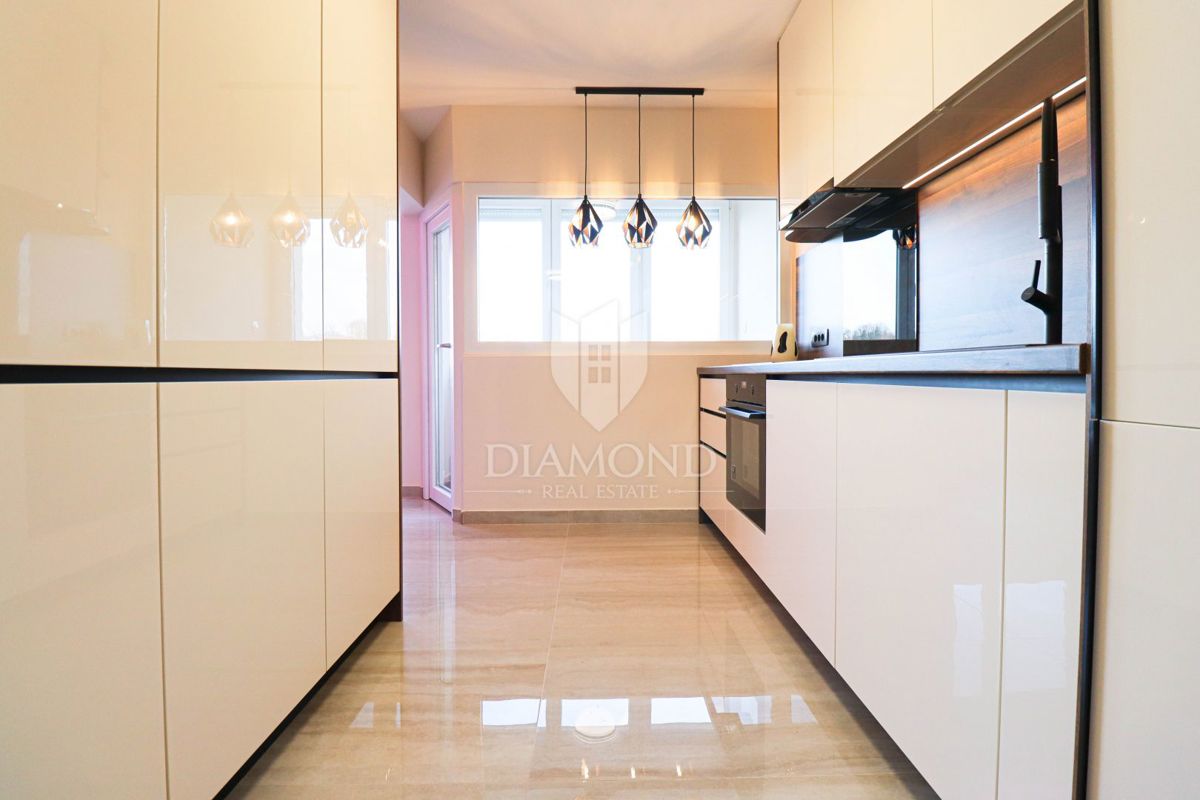 Zagabria, Sesvete! Appartamento con tre camere da letto completamente ristrutturato!