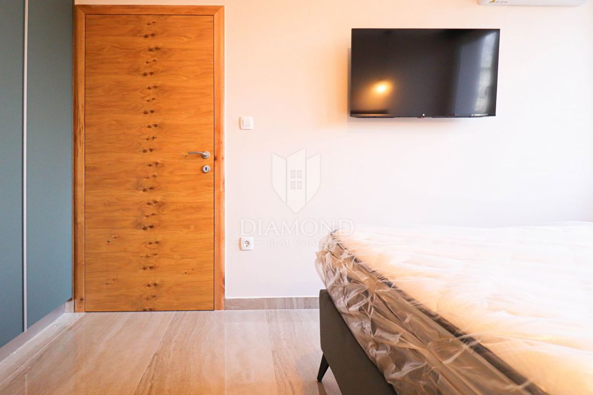 Zagabria, Sesvete! Appartamento con tre camere da letto completamente ristrutturato!